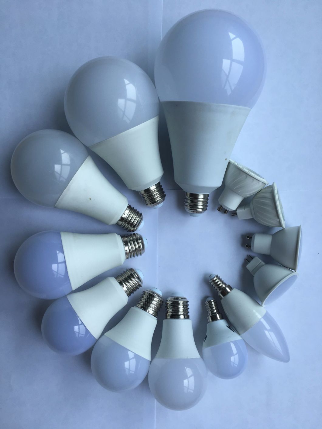 Manufacture Wholesale Ce RoHS Energy Saving Bulb 7W9w12W15W18W20W25W LED Bulb