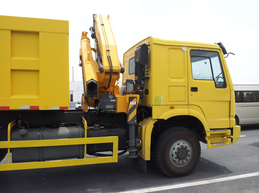 HOWO 6X4 Dump Truck with Truck Mounted Crane