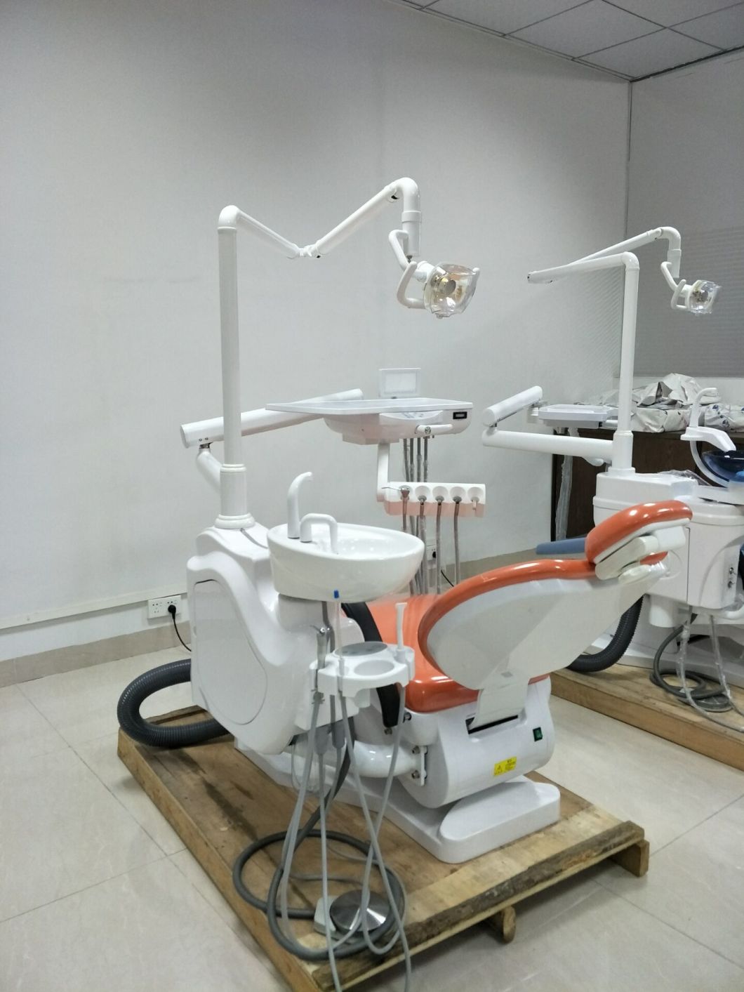 2018 New Type Economical Computer-Controlled Dental Unit Chair FM-7215/7215A
