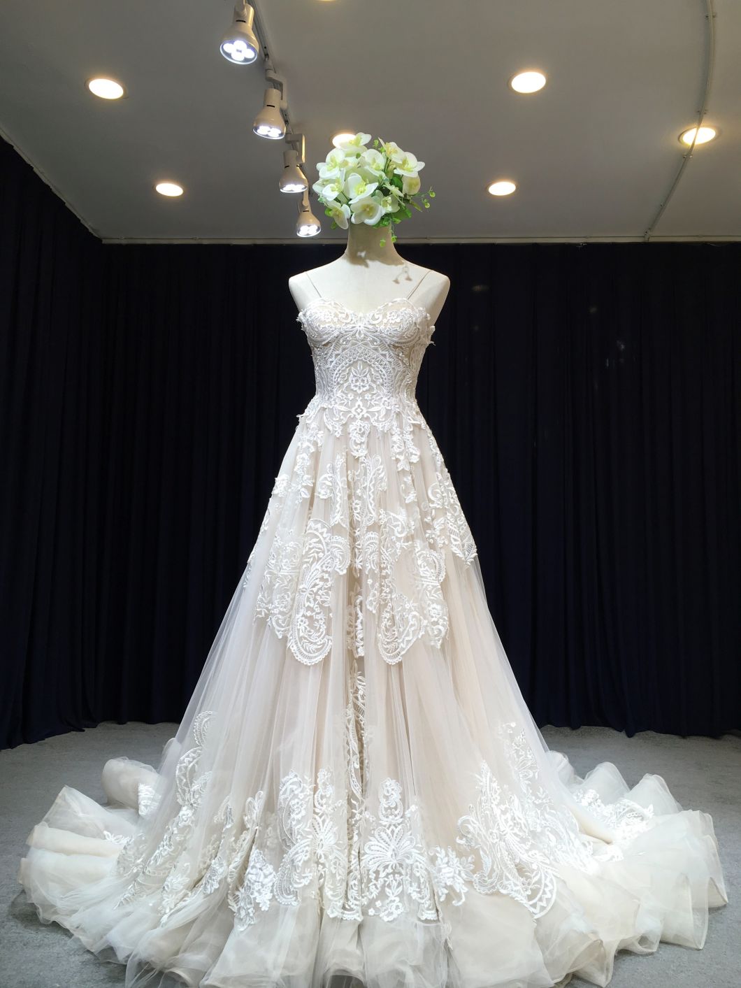 Aoliweiya New Arrival Tower Lace Wedding Gown