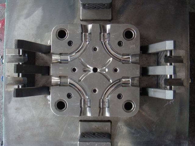 Plastic PVC Big Elbow/Bend Pipe Fitting Injection Mould