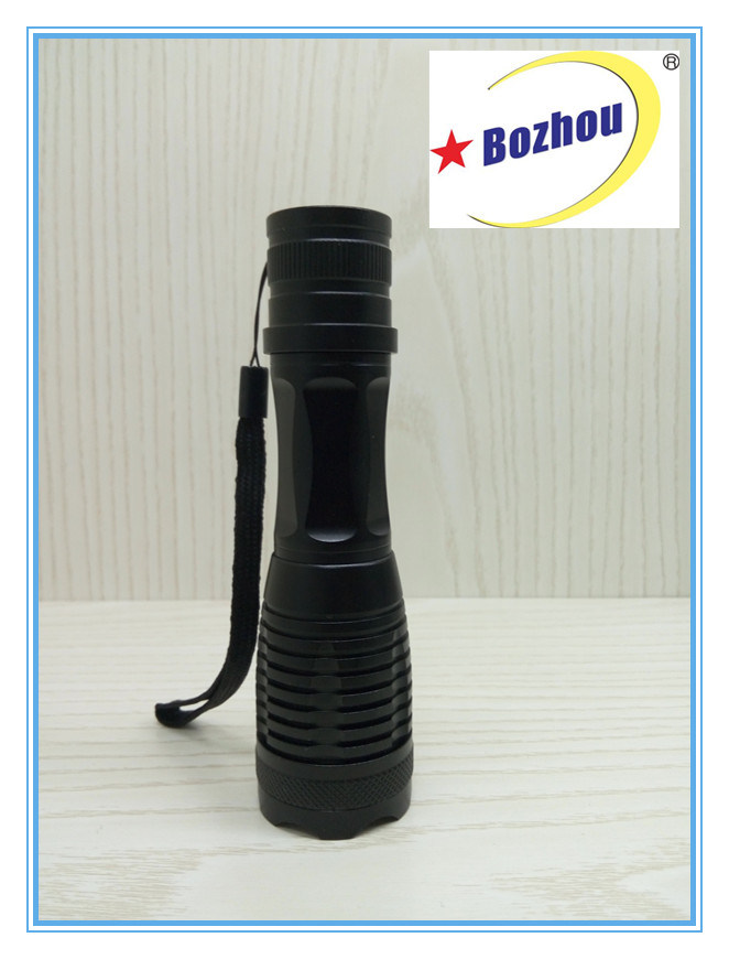 Zoom Tactical Torch Bright Rechargeable Flahslight