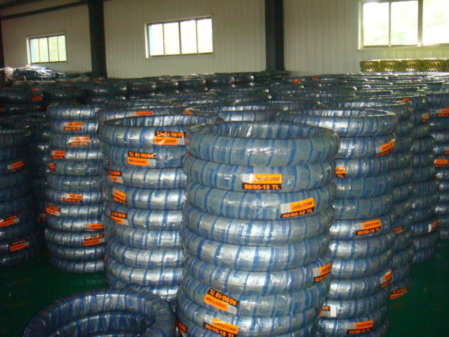 Motorcycle Tire/Motorcycle Tyre 130/60-13, 360h18,