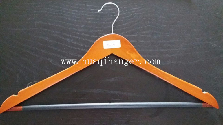 Hot Sale Natural Wooden Clothes Hanger with Bar