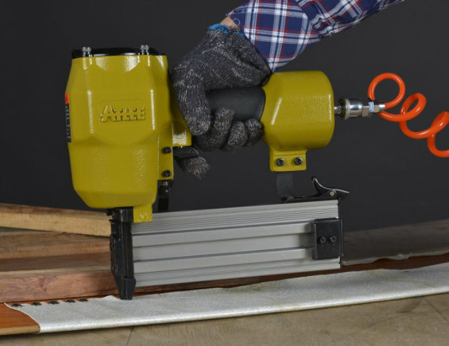 Hot Durable Portable Pneumatic Nail Gun