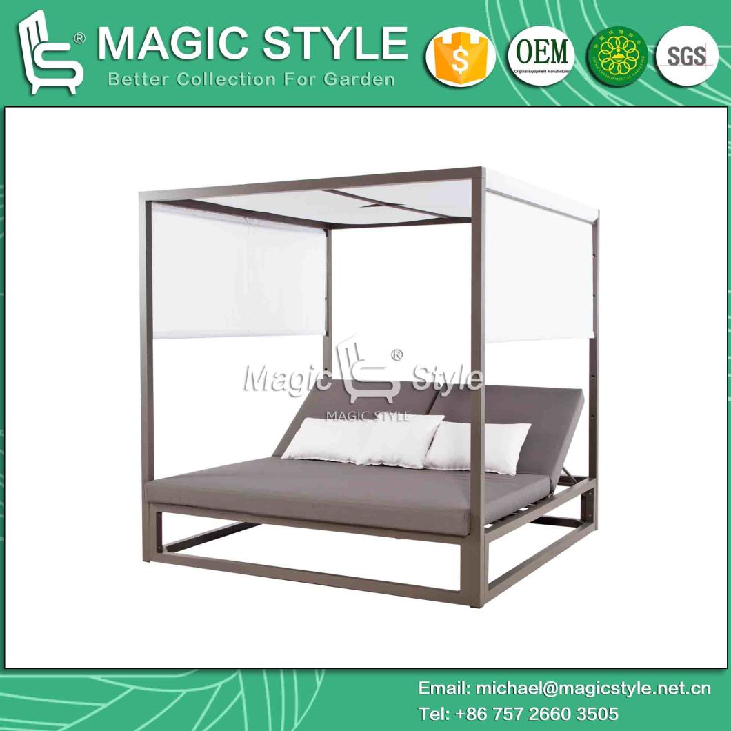 Outdoor Aluminum Daybed with Textile Cushion Garden Sunbed Hotel Double-Bed with Curtains Modern Kd Daybed