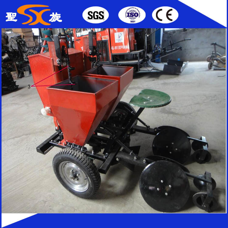 2cm -1/ Small Potato Planter Matched with Small Four-Wheel Tractor
