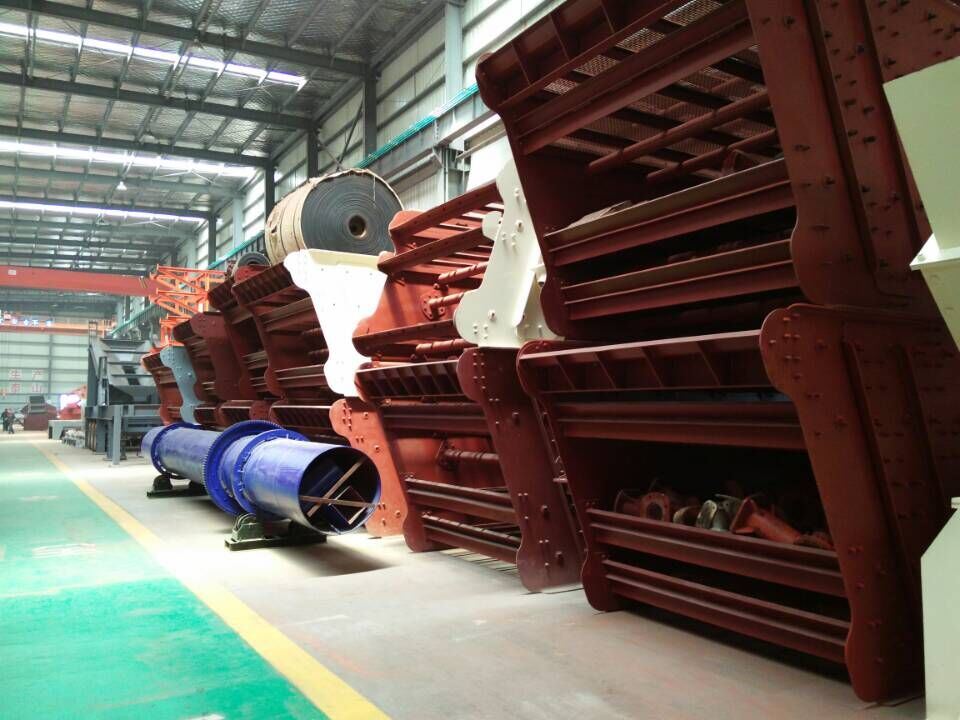 China Vibrating Screen for Ores Separator, Sieving Screen