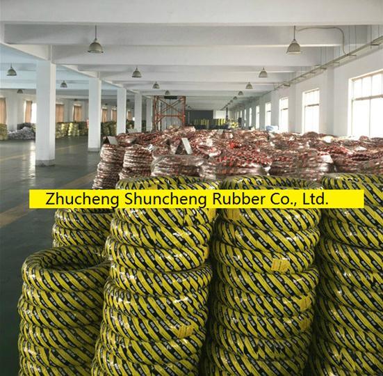 Professional Scooter Tubeless Tires (130/60-13) Manufacturer.