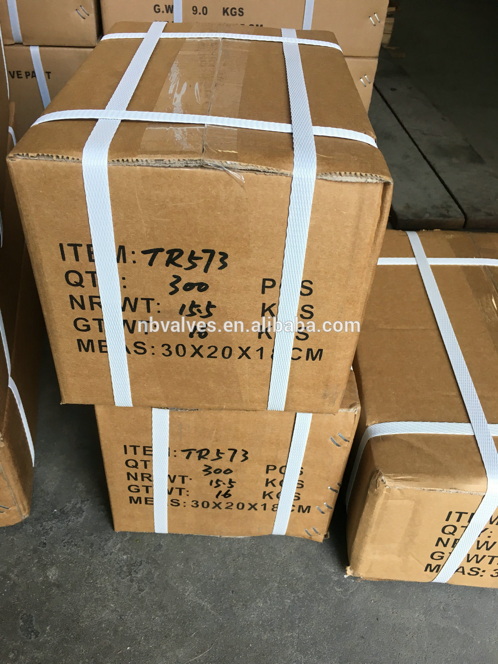 Clamp-in Valves for Truck and Bus Tr572
