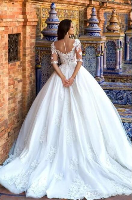 V-Neckline Bridal Dress Lace Tulle 3/4 Sleeves Plus Size Wedding Dresses F60