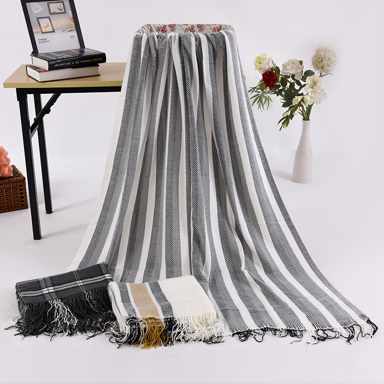 Black and White Stripe Cable Knit Throw Acrylic Blanket with Tassel