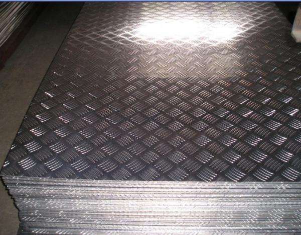 A1050 1060 1100 3003 3105 5052 Aluminium Checker Plate/Aluminium Tread Plate 5 Bar