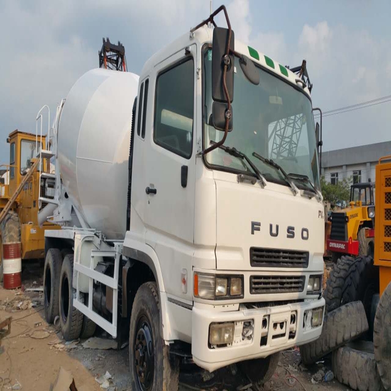 Used Fuso Mixer Truck Repainted White Color Used Concrete Mixer Truck