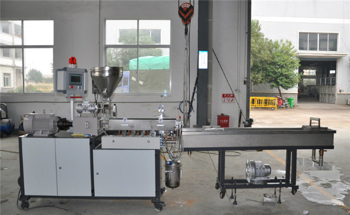 Small Lab Equipment of Twin Screw Extruder in Plastic Extrusion