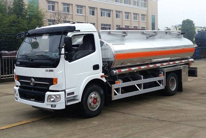 Dongfeng 4X2 Aluminum Alloy 7000 Liters Fuel Refueling Tanker Truck