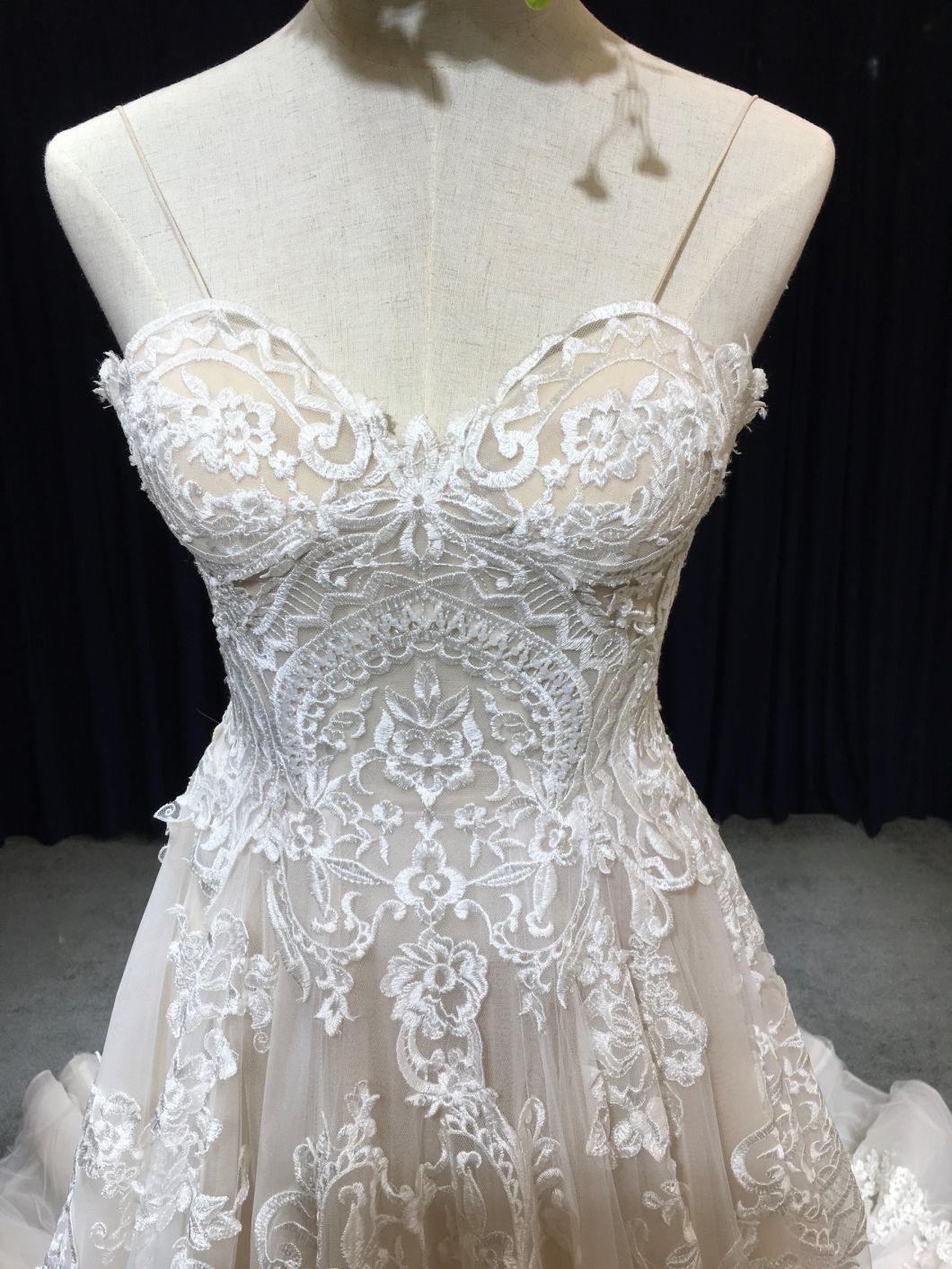 Aoliweiya New Arrival Tower Lace Wedding Gown