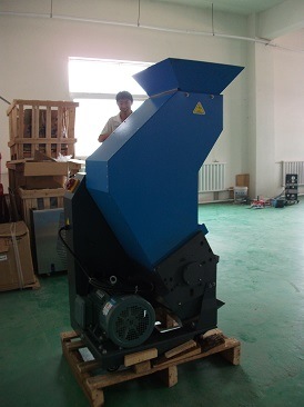 Plastic Crusher with Claw Cutter