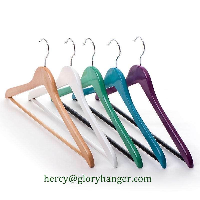 Color Wooden Clothes Hanger with Anti Slip Trouser Bar