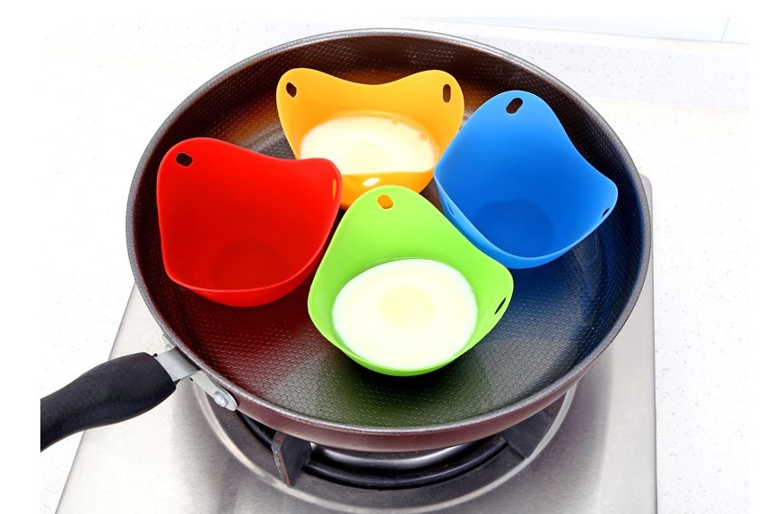 Microwave or Stovetop Egg Cooker Silicone Egg Poacher Cups