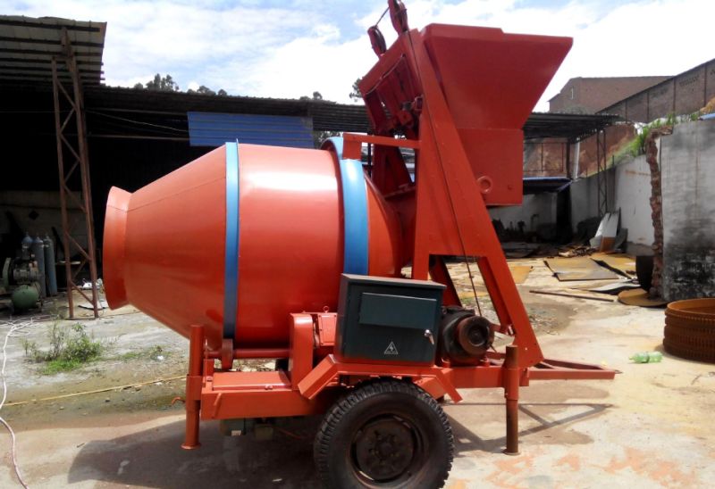 Jzm750 Towable 4 Wheels Driven Cement Mixer/Portable Cement Mixer Machine