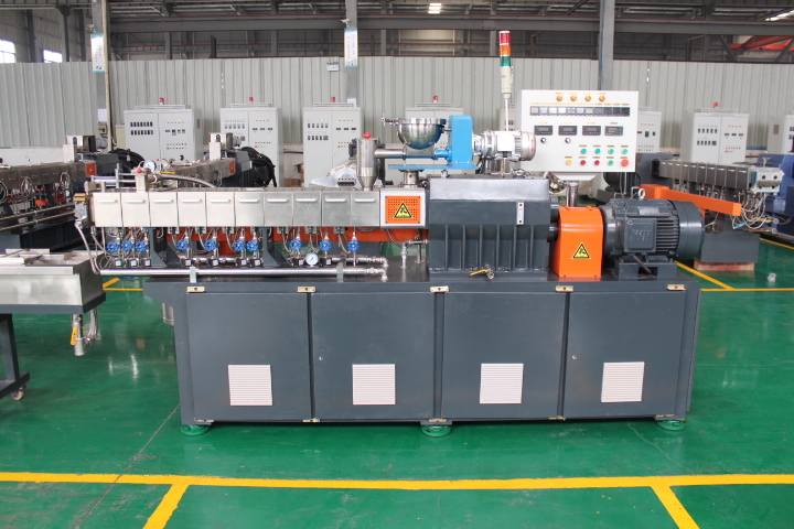 Tsh-40 Compounding Co-Rotating Twin Screw Plastic Extruder