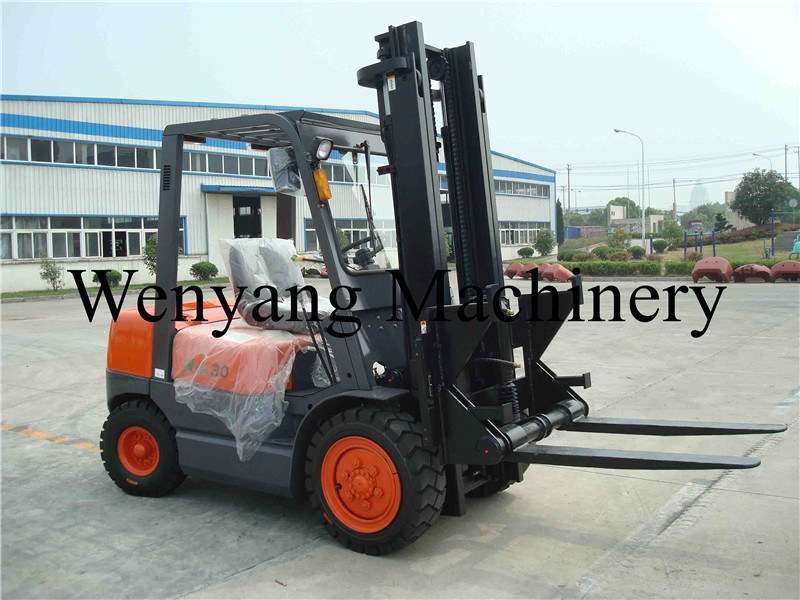 China Forklift Attachment 3ton Diesel Forklift Truck with Sanitation Fork