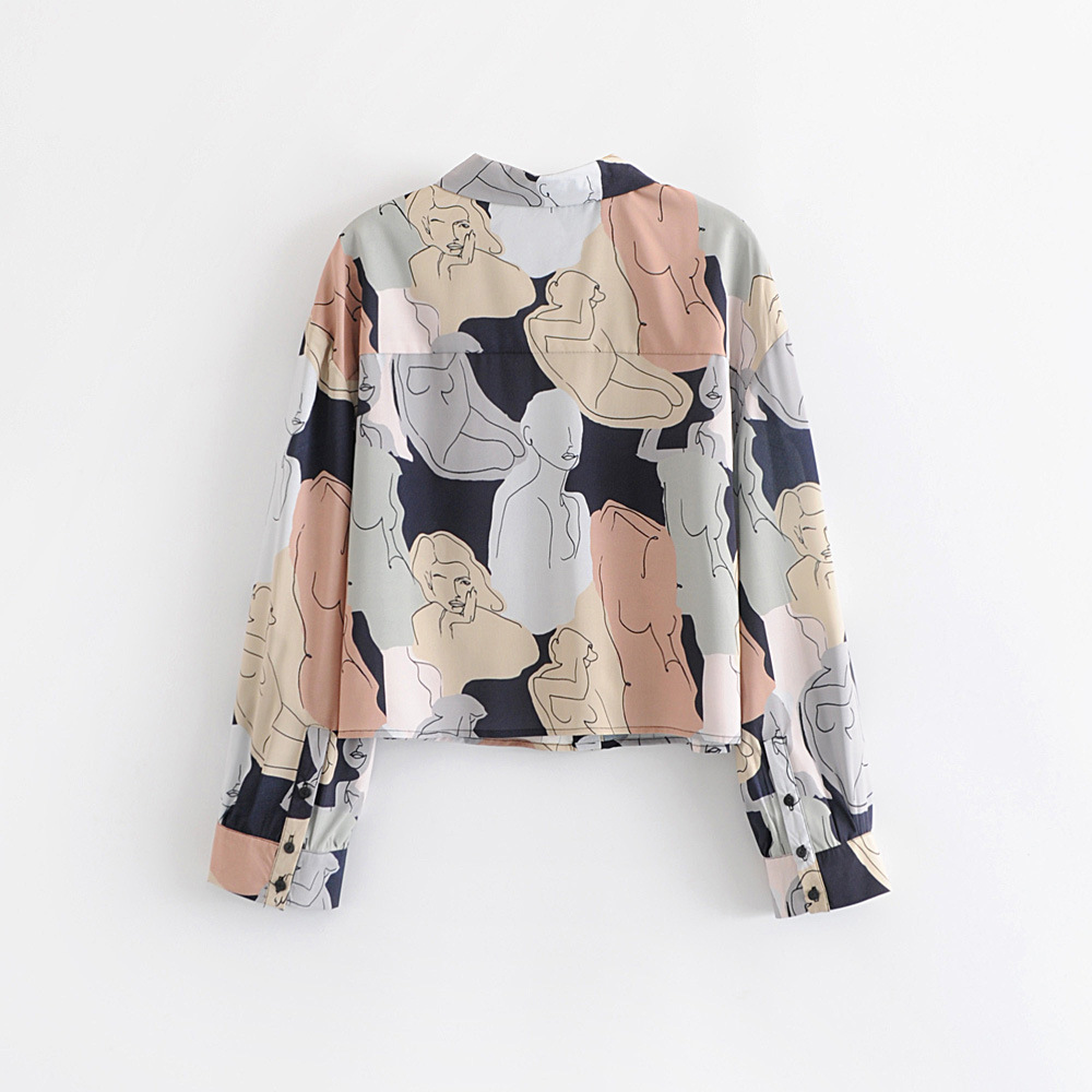 Blusa con botones y estampado digital Button Up Digital Print Blouse