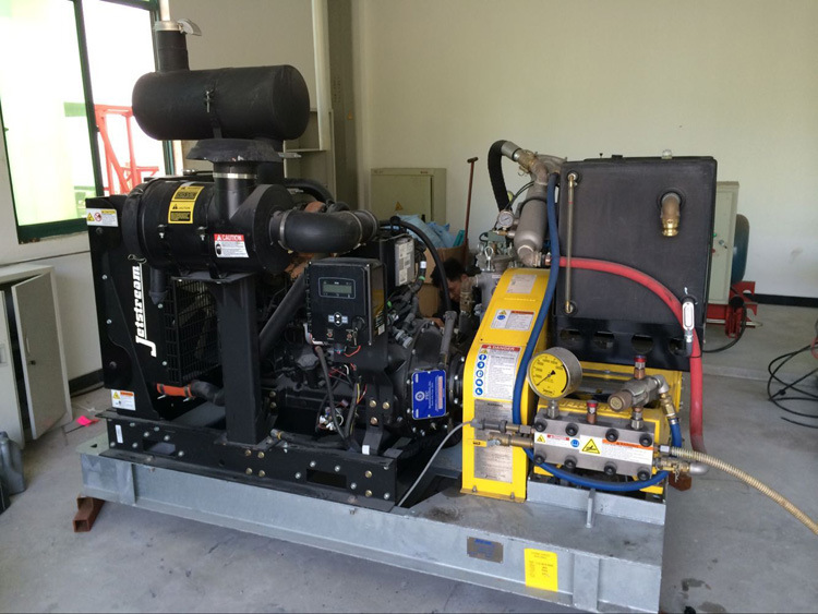 40000psi (2758bar) 174HP (130KW) Diesel Unit Super High Pressure Water Blasting Machine
