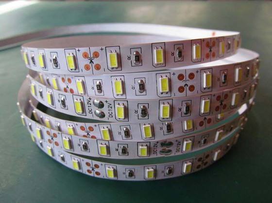 45-50lm/LED 19W/M High Brightness DC12V/24V Low Voltage 5630 LED Strip