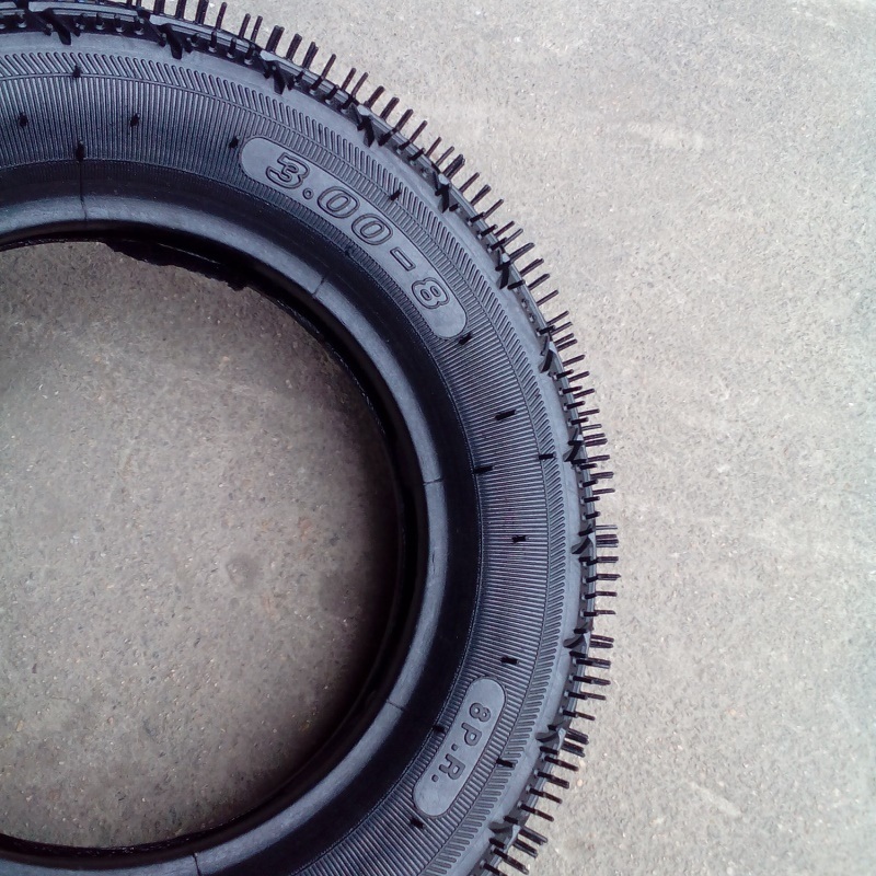 3.25/3.00 8 Wheelbarrow Rubber Pneumatic Tyre