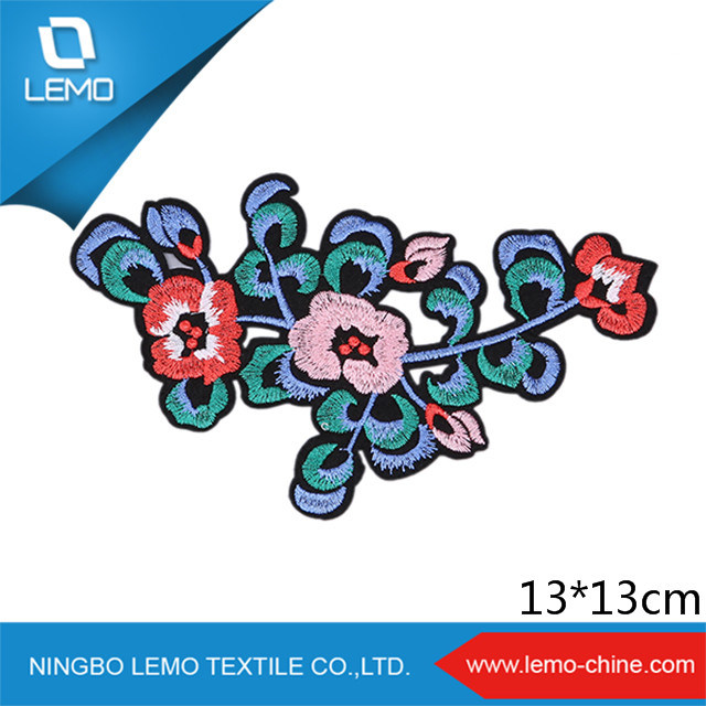 Fashion Flower Woven Embroidery Patch Label