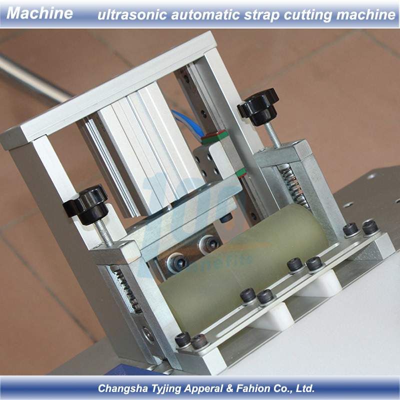 Automatic Ultrasonic Multi-Belts Cutting Machine