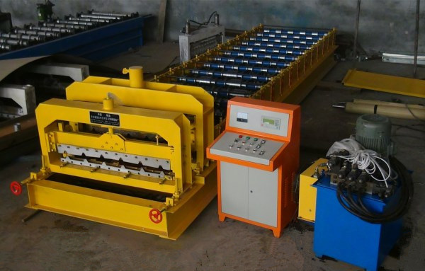 Gear Box Ce ISO Glazed Steel Roof Tile Making Roll Forming Machine