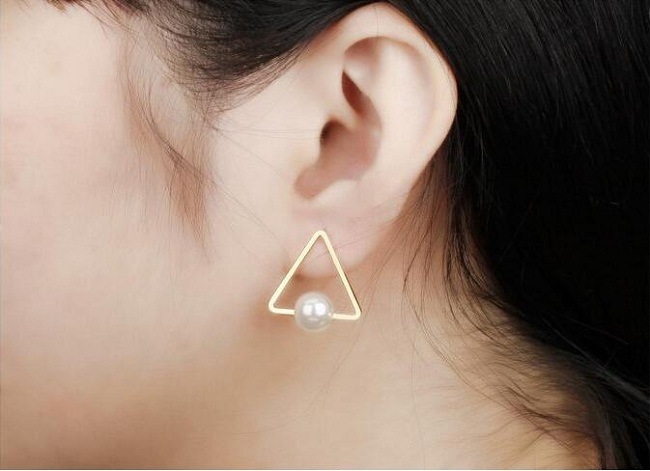 2018 Girl Simple Studs Earrings Fashion Jewelry Triangle Pearl Earrings Brincos for Women Gold Perle Boucles D'oreilles Femmes
