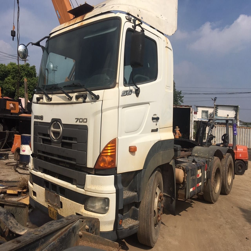 Used Japan Hino 700 Construction Machinery Heavy Tractor Truck