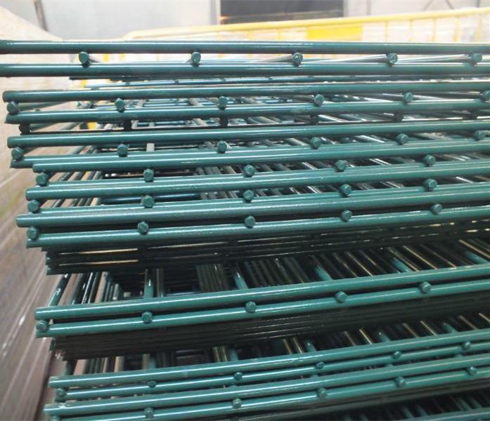 565mm PVC Coated and Galvanized Double Wire Mesh Fence