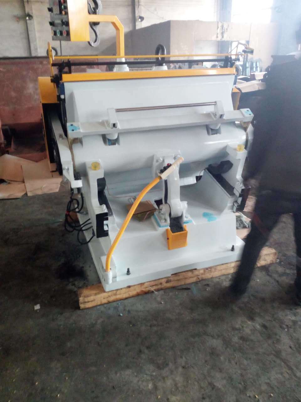 Program Control Foil Stamping and Die-Cutting Machine