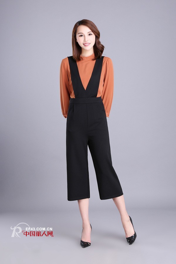 郑爽机场巧遇牛骏峰日常装 轻熟风推荐给你