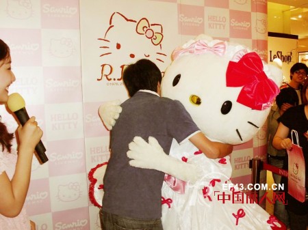 Hello Kitty内衣杭州武林银泰店见面会顺利召开