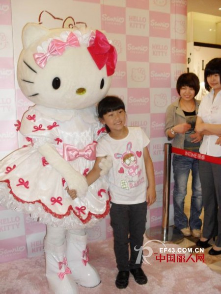 Hello Kitty内衣杭州武林银泰店见面会顺利召开