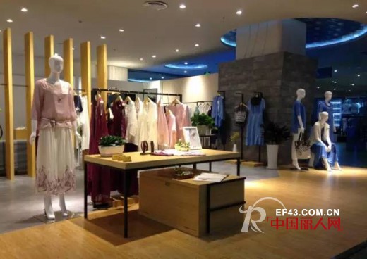 热烈祝贺罗兰伊杜-LAIDEE女装南京江宁金鹰店盛大开业