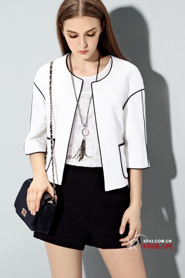 10月穿什么衣服好看 要记得用外套凹造型