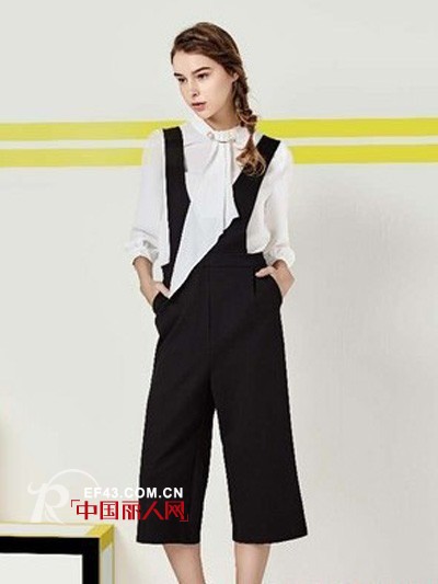 什么面料背带裤好看 背带裤配什么颜色衣服