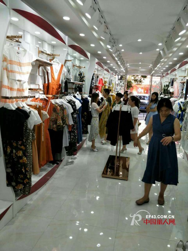 金蝶茜妮喜讯，恭喜九月品牌加盟店正式开业