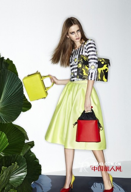 夏季半身长裙搭配 扬长避短让你玩转盛夏