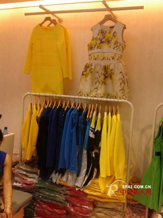 恭贺：路莎女装株洲店隆重开业