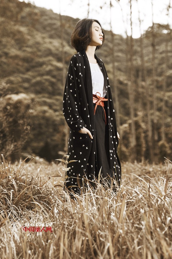 Dins底色女装 多角度诠释你的优雅美