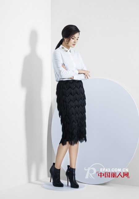 衣架-sedurre attrarre