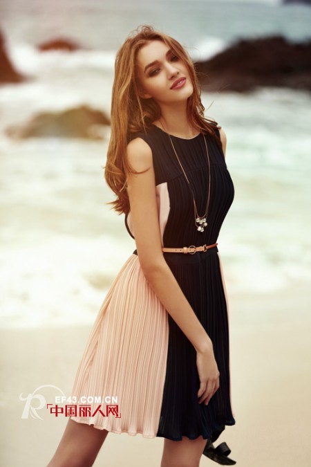 夏季什么面料的连衣裙比较凉爽 夏季雪纺连衣裙